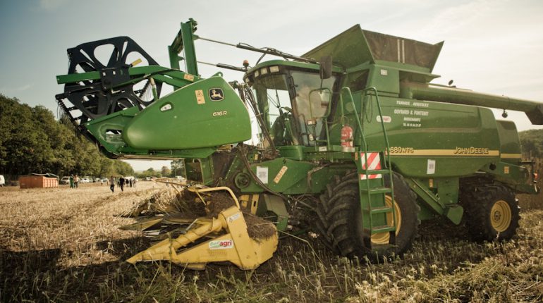 Le prototype développé par John Deere pour la récolte de chanvre.