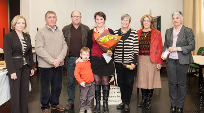 Marie-Blandine Doazan, au milieu de sa famille, des élus chambre d'agriculture 31 et de responsables du club Zonta