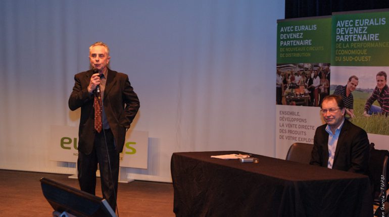 Jean-Claude Labit, aux côtés de Christian Péès, lors de l'assemblée générale de Muret.