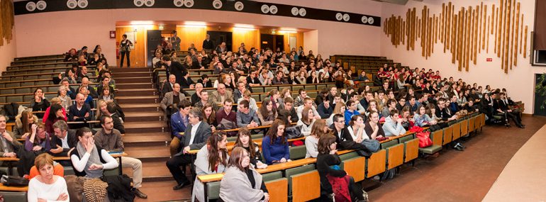 Pascal Laborde, directeur de l’EPL d’Auzeville, accueillait élèves, parents et enseignants, venus assister à la 1ère remise de diplômes de l’établissement.