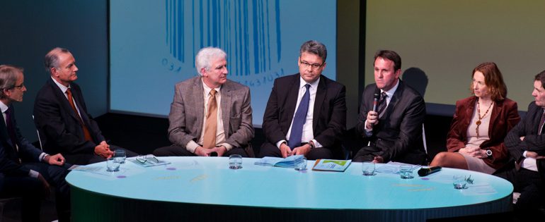 Animée par Jean-Christophe Giesbert (à gauche), la soirée a vu intervenir de nombreux experts de l'alimentation.