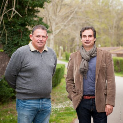 Avec l’élection de Gilles Joviado à la Mairie de Buzet (à droite, en compagnie de Dominique Vincent, agriculteur) et le basculement d’autres communes voisines, elles aussi hostiles au projet, la controversée ZAC des Portes du Tarn pourrait être réexaminée.