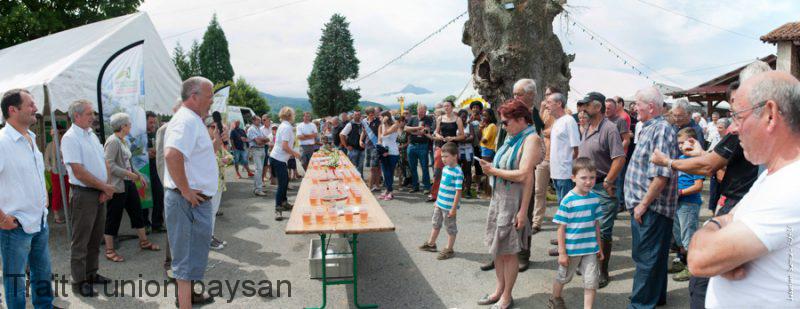 Jean-Yvon Masse (micro), les agriculteurs du canton et leur famille ont tous mis la main à la pâte pour cette fête.