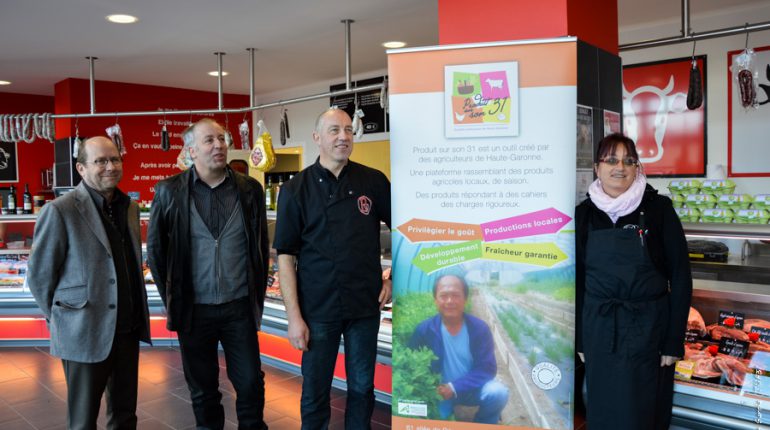 Les époux Pollet avec Yvon Parayre et Serge Bouscatel, lors de l'inauguration officielle de leur boucherie.