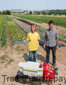 Stéphanie Outre a travaillé main dans la main avec Gaëtan Séverac, fondateur de Naïo Technologies, pour améliorer le robot de binage Oz