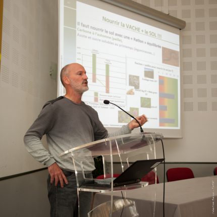 Konrad Schreiber, de l’Institut de l’Agriculture Durable, a tenu une conférence remarquée sur les moyens de redonner de la compétitivité aux exploitations agricoles françaises.