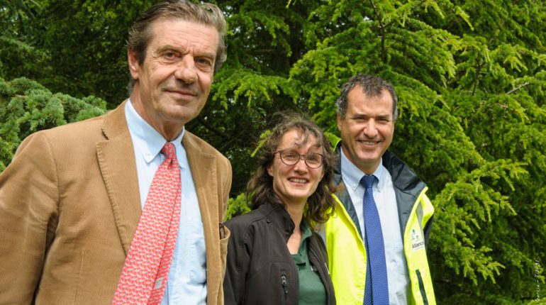 Henri de Cerval (président), Cécile Delamé (conseillère) et Stéphane Viéban (directeur) restent optimistes pour l'avenir de la forêt privée française.