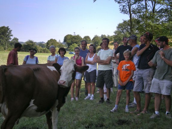 Une quarantaine de randonneurs a joyeusement participé à la 1ère Rando des Champs.