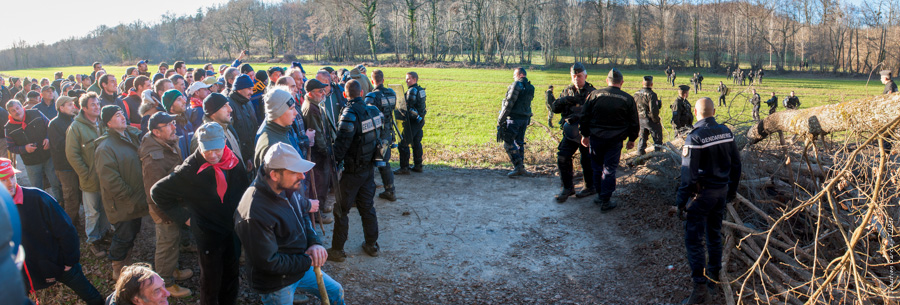 Cliquez sur la photo pour accéder au diaporama Sivens, retenue, évacuation, barrage, ZAD, zadistes, agriculteurs, tensions, manifestation, FNSEA, JA, FDSEA 31, irrigation, Tescou, Conseil Général, Tarn, Trait d'union paysan, tup, tup31, élevage, céréales, viticulture, vaches, bovins, Toulouse, ovins, lait, viande, chevaux, brebis, chèvres, environnement, paysans, Haute-Garonne, chambre d'agriculture, Pyrénées, agriculture, photos ©Sébastien Garcia